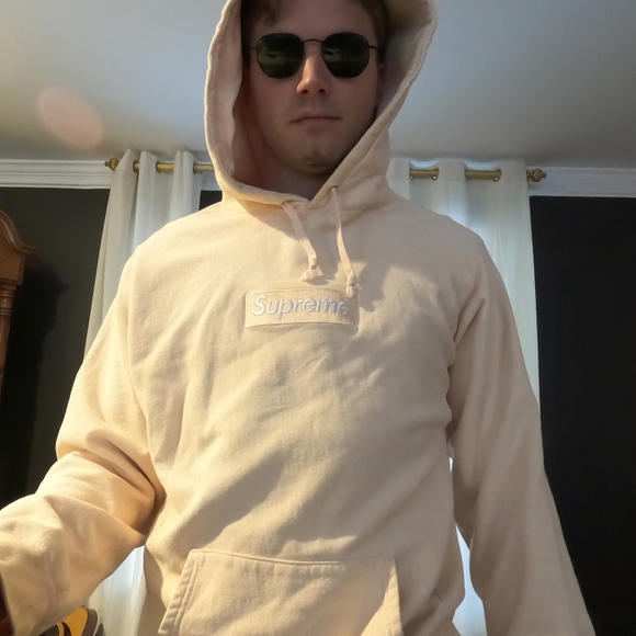 XL Unisex Supreme Peach Sweatshirt - Picture 2 of 9